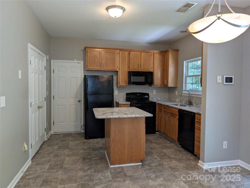 Property image 3 of 10002 Baxter Caldwell Drive in Faires Farm, Charlotte, NC 28213