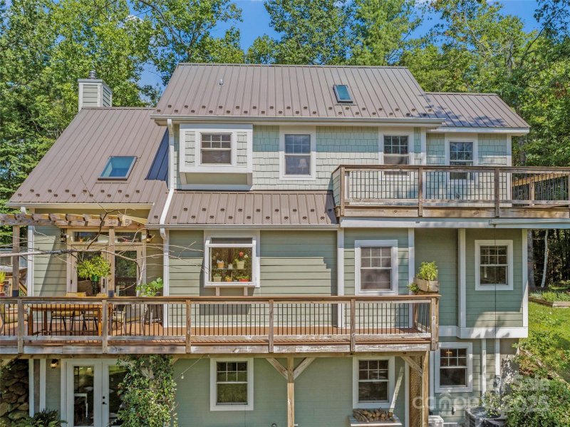 Property image 3 of 97 Gordon Lane in Rivers Edge, Burnsville, NC 28714