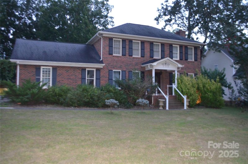 Property image 2 of 5020 Scaleybark Court in Country Woods East, Indian Trail, NC 28079