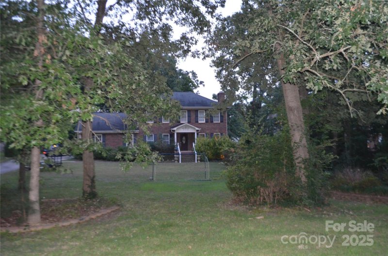 Property image 3 of 5020 Scaleybark Court in Country Woods East, Indian Trail, NC 28079