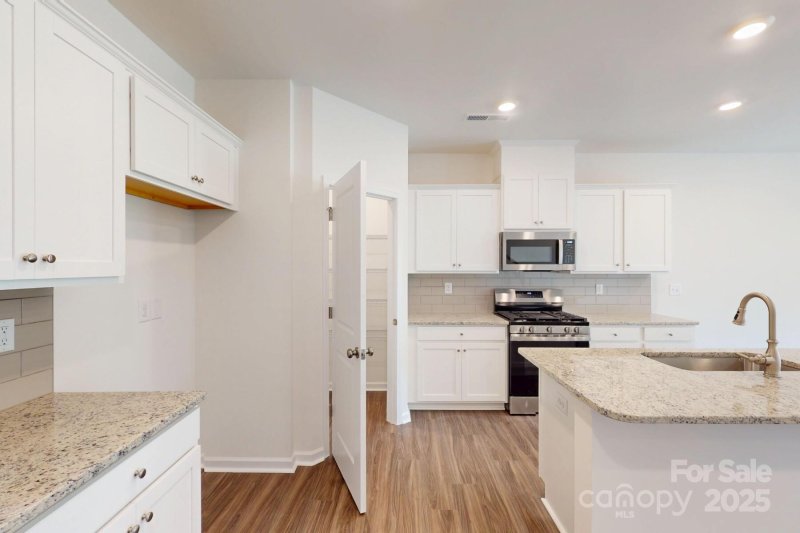 Property image 5 of 3164 Lilac Grove Drive in Aberdeen, Charlotte, NC 28269