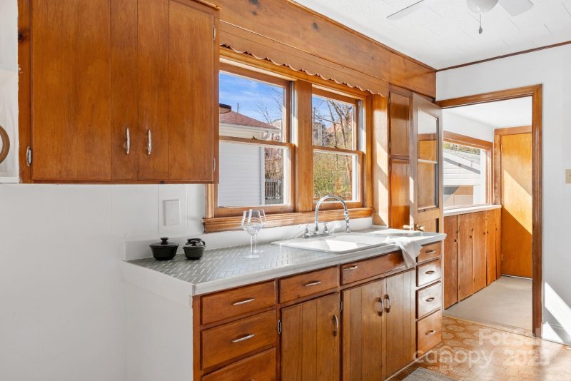 Property image 5 of 22 Jarrett Street in West Asheville, Asheville, NC 28806