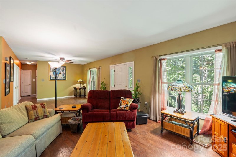 Property image 4 of 319 Glenn Bridge Road in Winterhill Estates, Arden, NC 28704