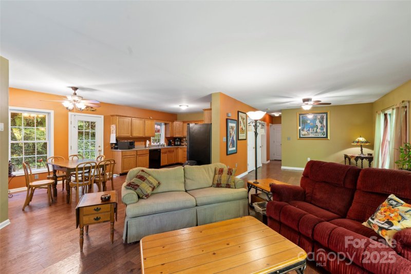 Property image 5 of 319 Glenn Bridge Road in Winterhill Estates, Arden, NC 28704