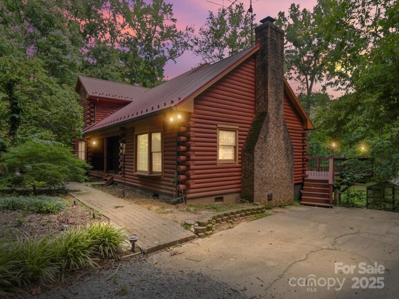 Golden Acres, Indian Trail Community