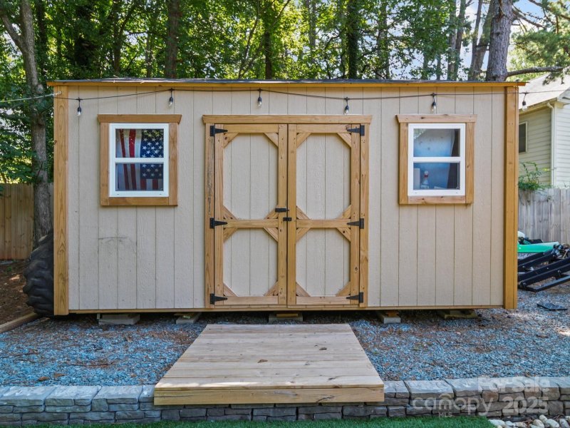 Property image 2 at 12115 Woodbend Drive, Matthews, NC 28105