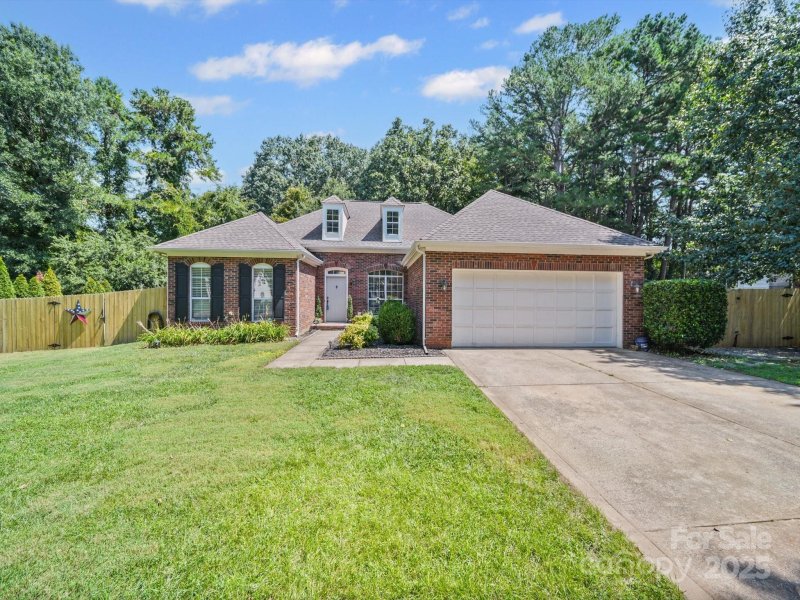 Property image 3 at 12115 Woodbend Drive, Matthews, NC 28105