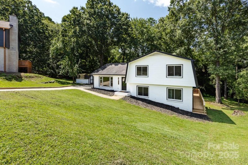 Property image 2 of 301 Dollar Circle in Heritage Woods East, Charlotte, NC 28270