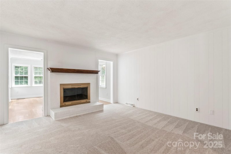 Property image 3 of 5812 Chapel Creek Court in Sturnbridge, Charlotte, NC 28226