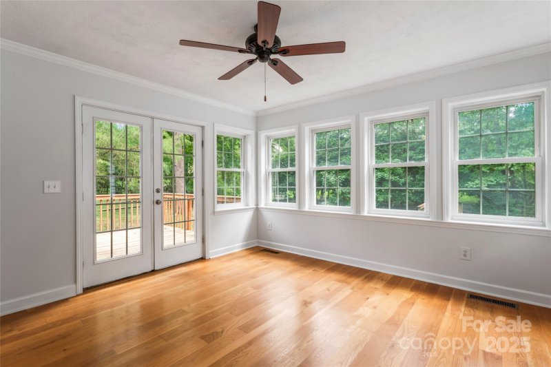 Property image 4 of 5812 Chapel Creek Court in Sturnbridge, Charlotte, NC 28226