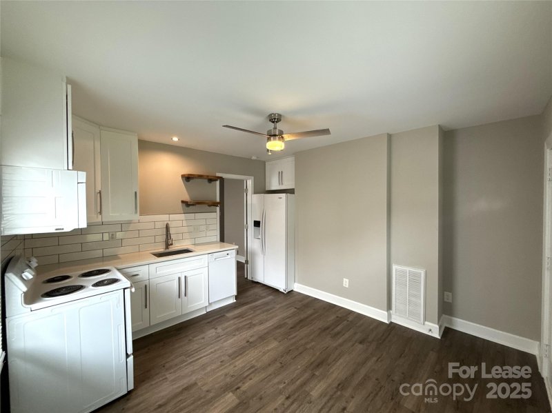 Property image 4 at 707 Grandin Road, Charlotte, NC 28208