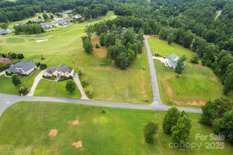 Property image 3 of 3615 Cornwell Court in Silver Creek Plantation, Morganton, NC 28655