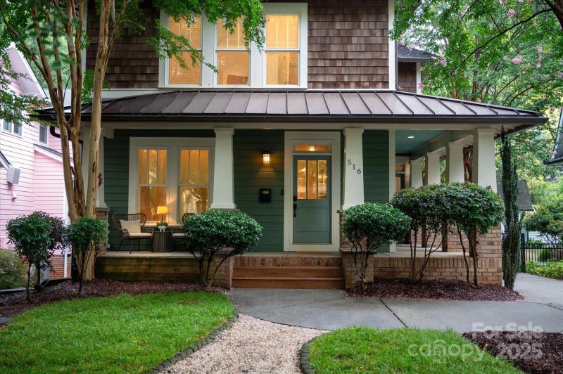 Property image 2 of 516 E Tremont Avenue in Dilworth, Charlotte, NC 28203