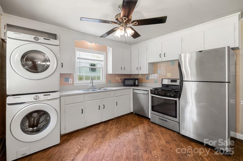 Property image 5 of 1429 Tarrington Avenue in Sheffield, Charlotte, NC 28205