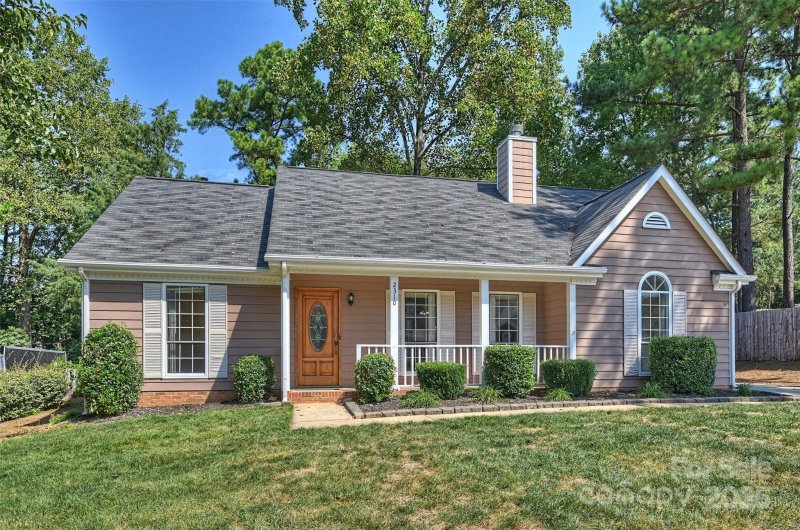 Property image 2 at 2310 Snow Creek Lane, Charlotte, NC 28273
