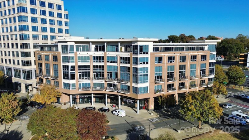 Metropolitan, Charlotte Community