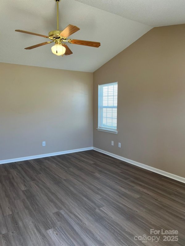 Property image 4 of 162 Springwood Lane in Oak Tree Clusters, Mooresville, NC 28117