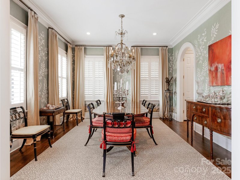 Property image 5 of 2044 Queens Road in Myers Park, Charlotte, NC 28207