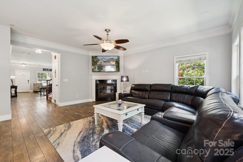Property image 5 of 524 Buttercup Way in English Trails, Fort Mill, SC 29715