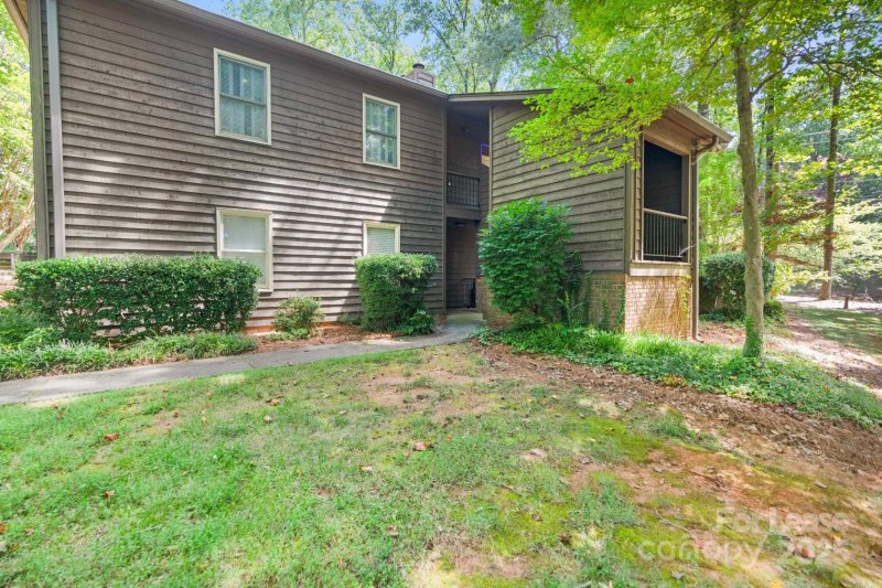 Property image 2 of 3505 Colony Crossing Drive in Colony Crossing, Charlotte, NC 28226