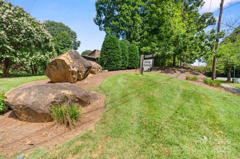 Property image 4 of 3505 Colony Crossing Drive in Colony Crossing, Charlotte, NC 28226