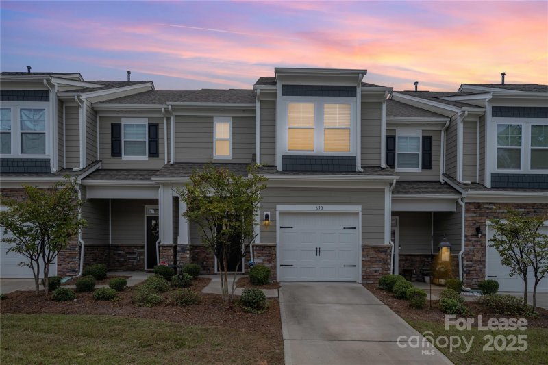 Property image 2 of 630 Cypress Glen Lane in Ivy Ridge, Lake Wylie, SC 29710