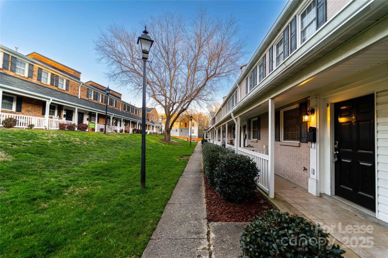 Property image 2 at 1230 Green Oaks Lane, Charlotte, NC 28205