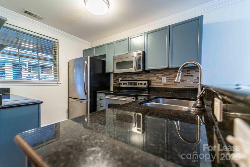 Property image 3 at 1230 Green Oaks Lane, Charlotte, NC 28205