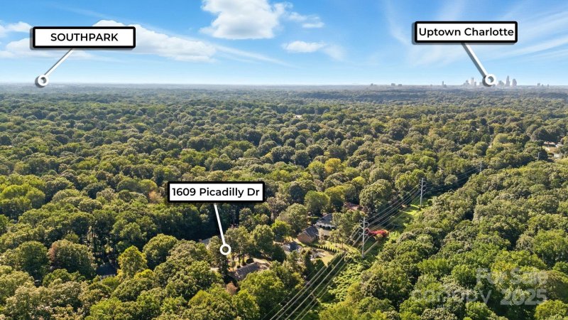 Property image 2 at 1609 Piccadilly Drive, Charlotte, NC 28211