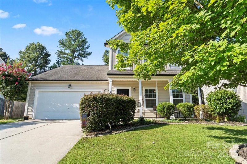 Property image 2 of 1280 Century Drive in Oaks At Clover, Clover, SC 29710