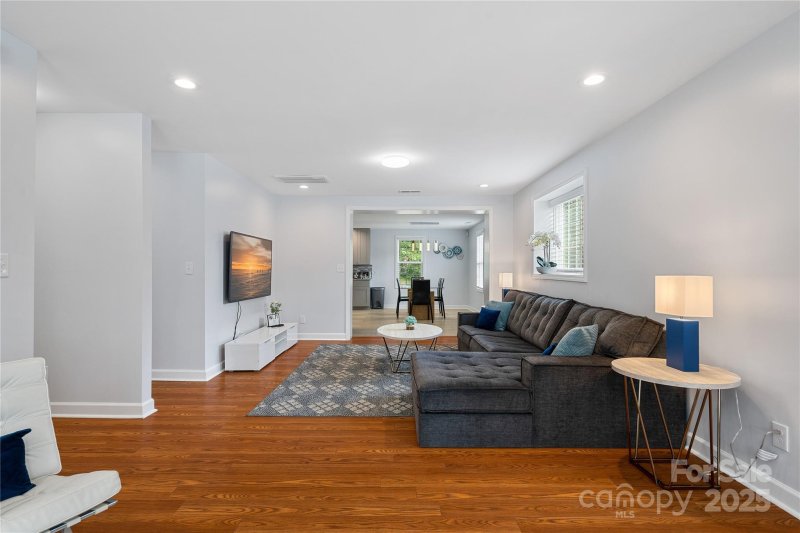 Property image 5 of 2510 Sherrill Street in Reid Park, Charlotte, NC 28208