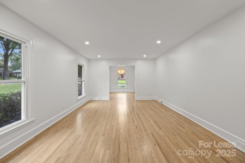 Property image 3 at 422 Roselawn Place, Charlotte, NC 28211