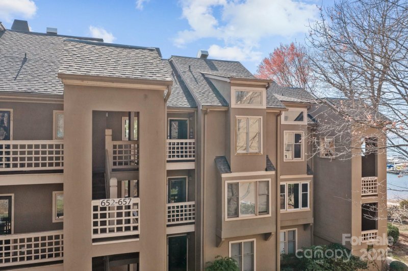 Property image 4 of 657 Portside Drive in Davidson Landing, Davidson, NC 28036