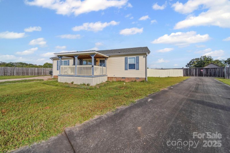 Property image 3 of 999 Stones Throw Drive in Stones Throw, Concord, NC 28025