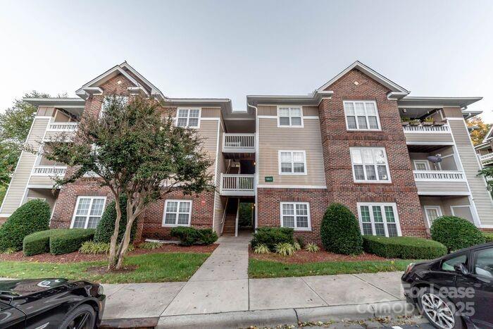 9811 Campus Walk Lane