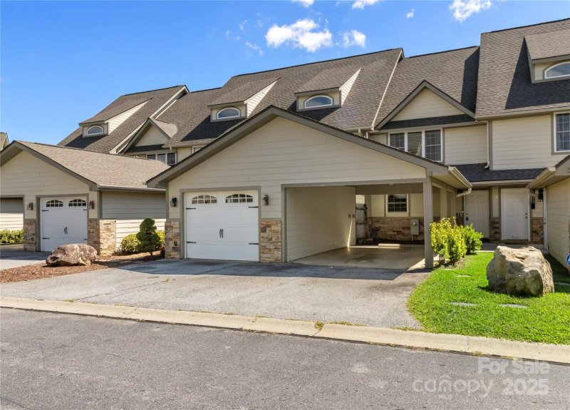 Property image 2 of 43 Rotunda Circle in Mount Carmel Village, Asheville, NC 28806