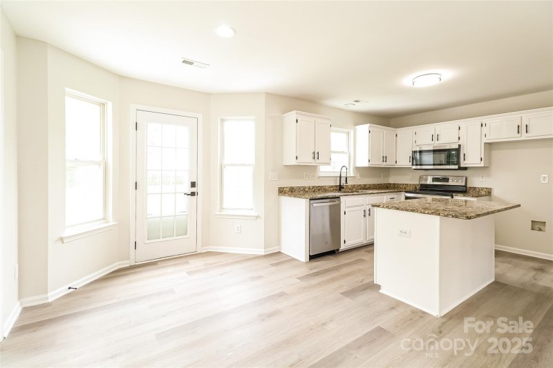 Property image 5 of 505 Whitehead Court in Knightsbridge, Fort Mill, SC 29708