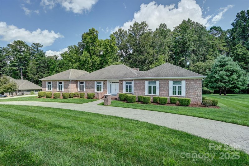 Property image 3 of 7 Ashley Place in Ashley Place, Hendersonville, NC 28739