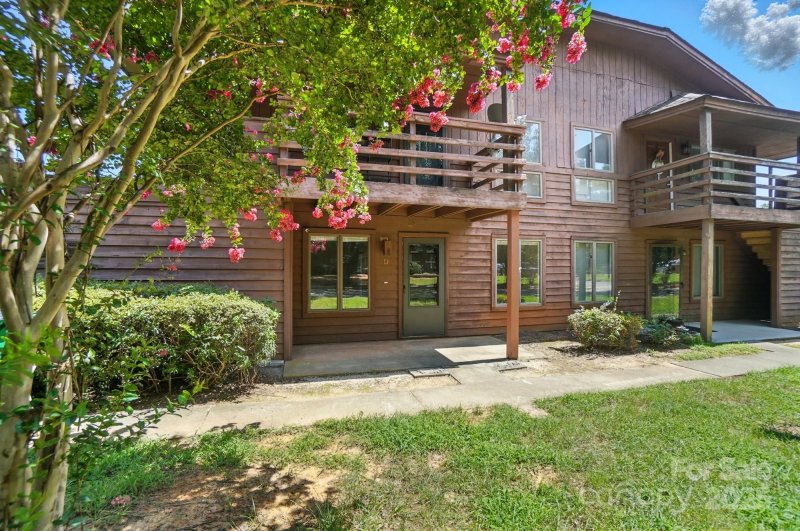 Property image 4 of 1823 J Julian Lane in Northampton, Charlotte, NC 28208