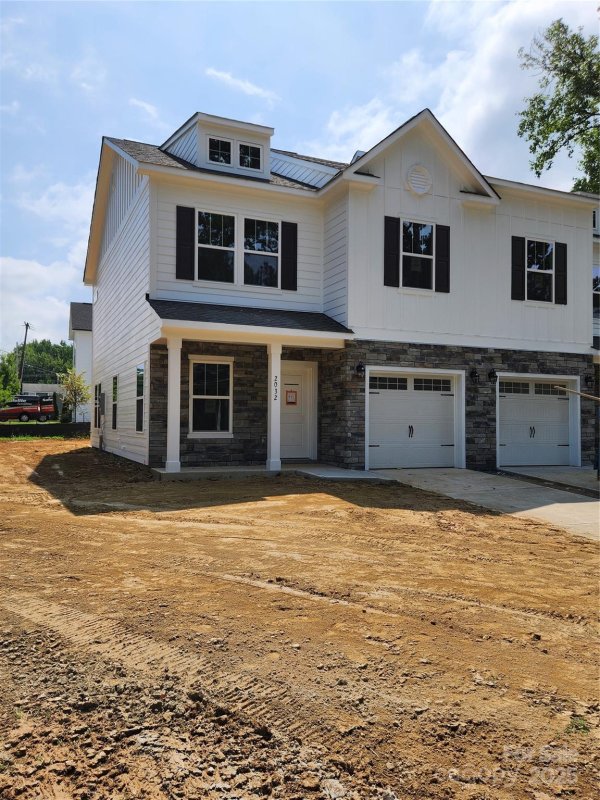 Property image 2 of 2028 Mandarin Boulevard in Oakhurst, Charlotte, NC 28205