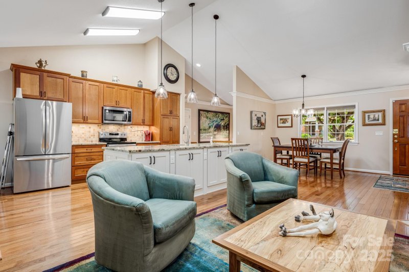 Property image 5 at 1015 Saddlebrook Drive, Hendersonville, NC 28739