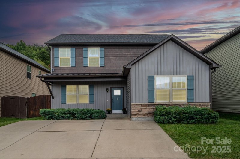 Sycamore Cottages, Fletcher Community