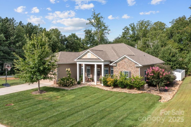 Property image 3 of 7113 Spyglass Ridge Drive in Covington at Lake Norman, Denver, NC 28037
