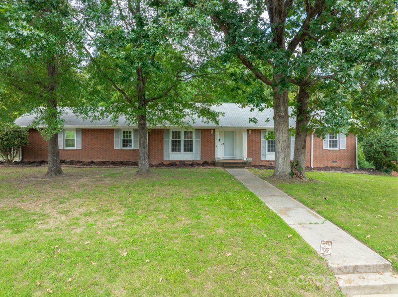 Property image 2 of 315 Crestside Drive in The Hills, Concord, NC 28025