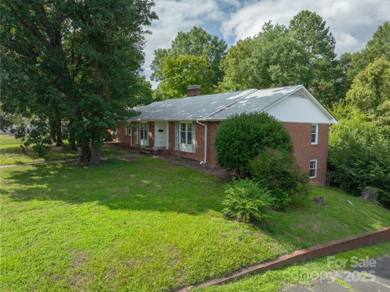 Property image 4 of 315 Crestside Drive in The Hills, Concord, NC 28025