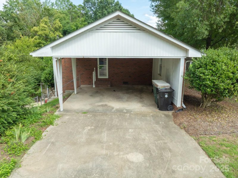 Property image 5 of 315 Crestside Drive in The Hills, Concord, NC 28025