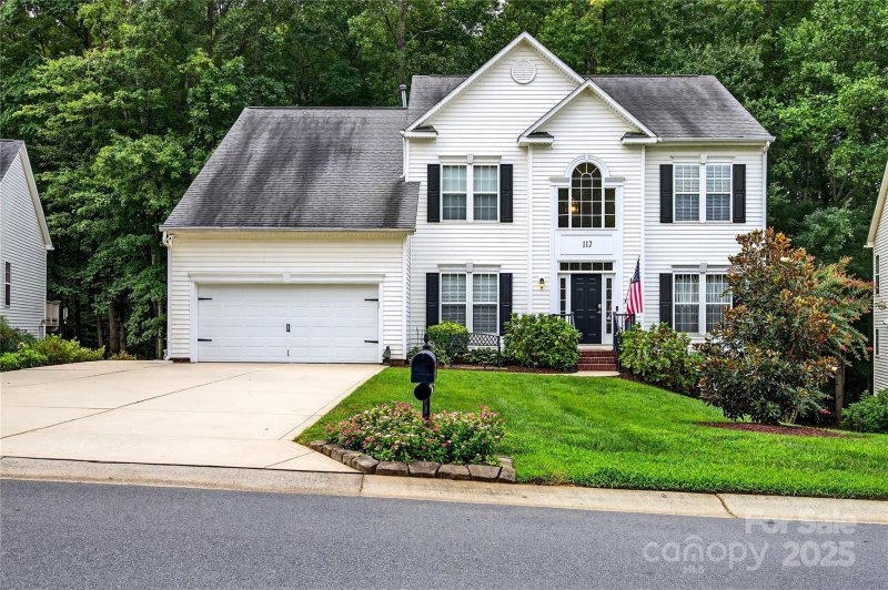 Property image 2 of 112 Sugar Thyme Lane in Cherry Grove, Mooresville, NC 28115
