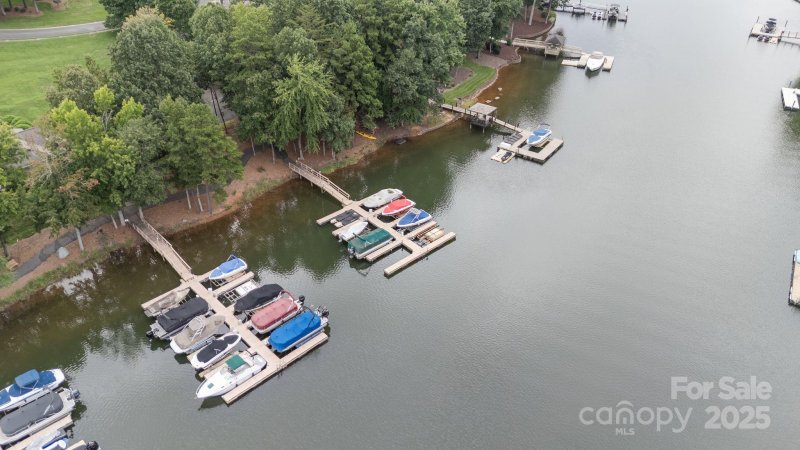 Property image 4 at 110 N Shore Drive, Mooresville, NC 28117