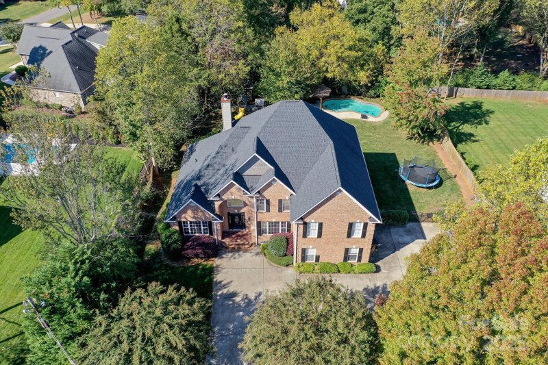 Mallard Head, Mooresville Community