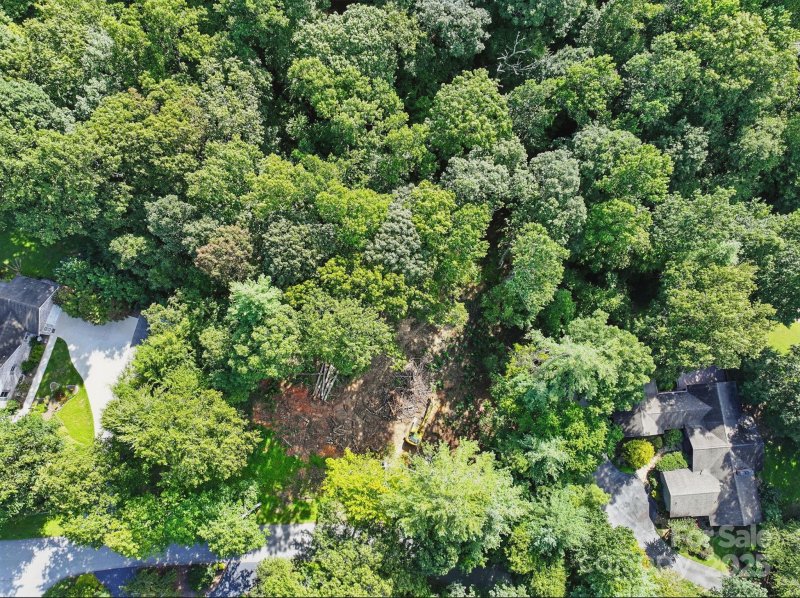 Property image 2 at 2 Riding Gate Road, Hendersonville, NC 28791